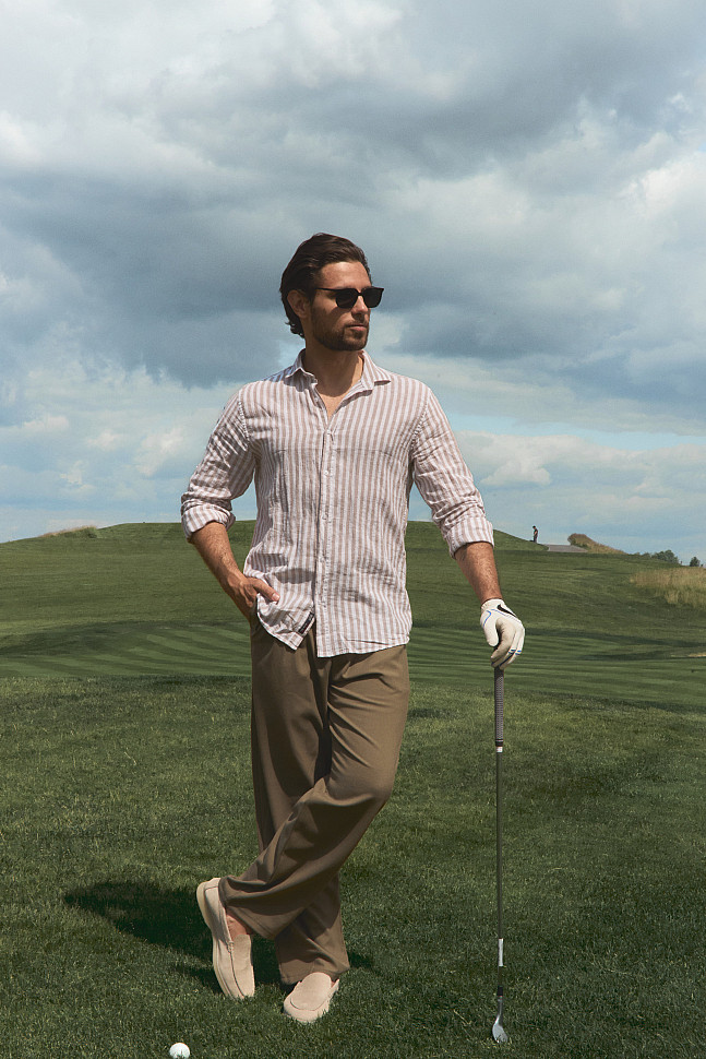 Незаправленная рубашка